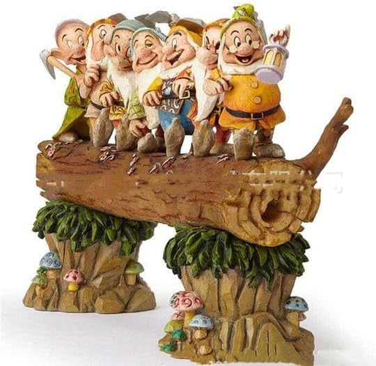 Resin Gnome Garden Décor - Garden Gnome Statue, Cute 7 Gnome Dwarfs Elves Fairy Ornaments, Resin Statue, Indoor Outdoor Decoration for Garden, Patio, Yard, Tree, Flower 15.5 × 10 × 4.5cm