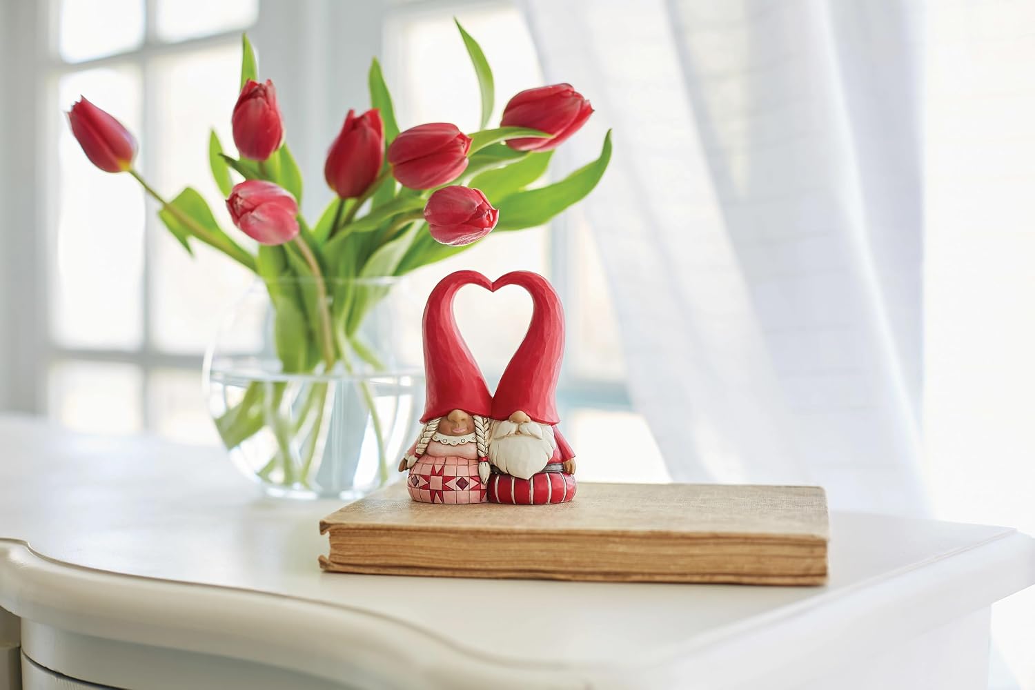 Enesco Jim Shore Heartwood Creek Love Gnome Couple Heart Hat Figurine, 4 Inch, Multicolor