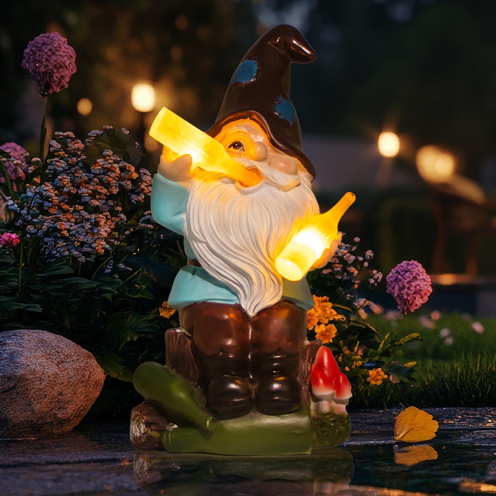 Waterproof Resin Gnome Statue with Solar Lantern, Outdoor Lawn Patio Decor Ornament