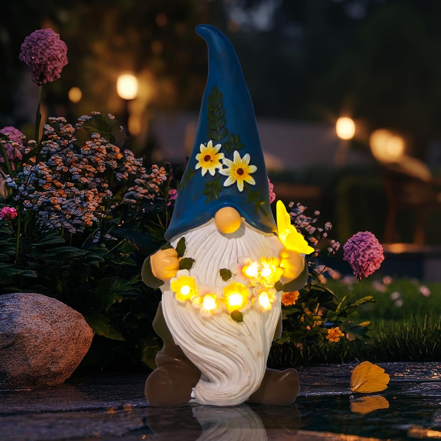 Waterproof Resin Gnome Statue with Solar Lantern, Outdoor Lawn Patio Decor Ornament